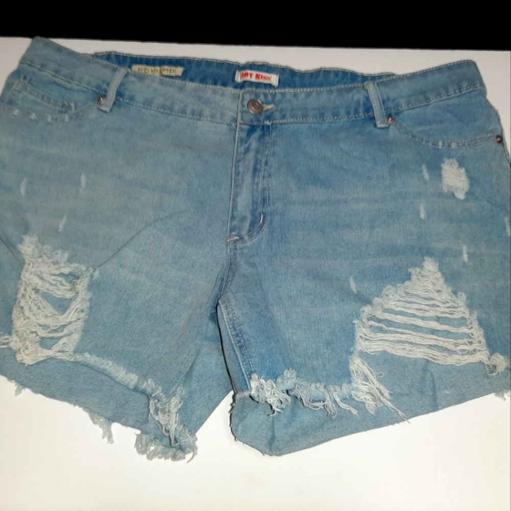 Denim Midrise light wash Short